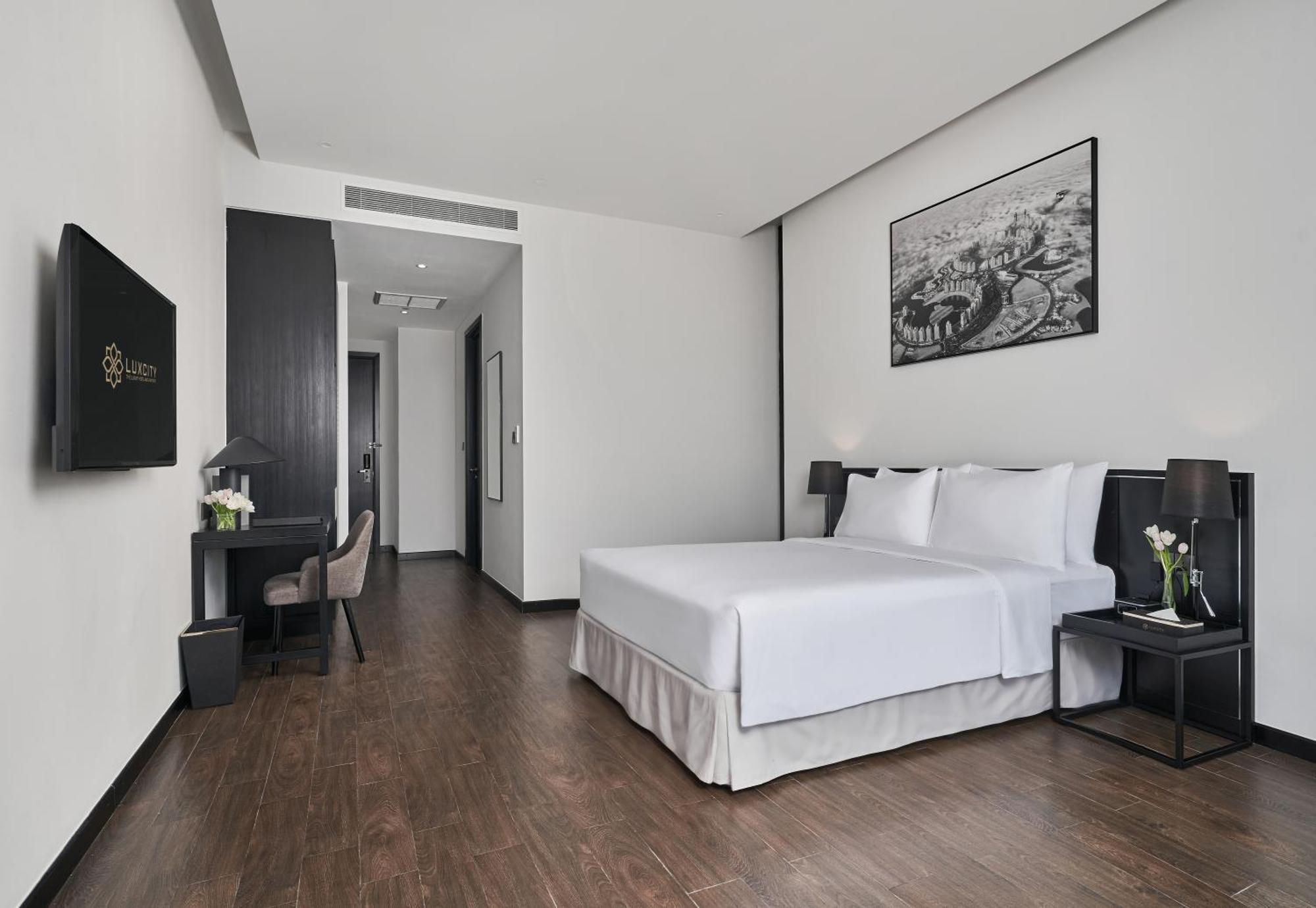 Luxcity Hotel & Apartment Phnom Penh Exterior foto